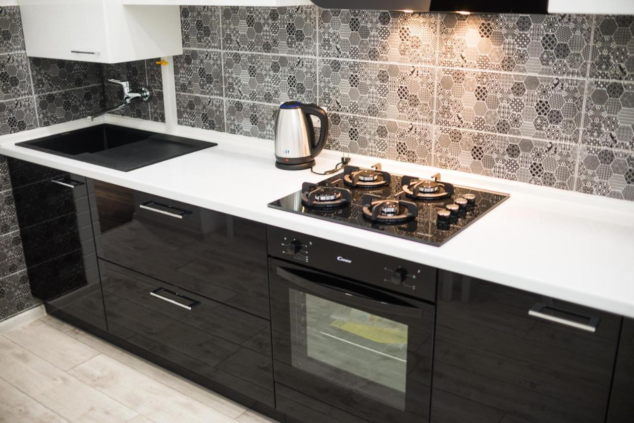 Modern Apartment Lviv Extérieur photo